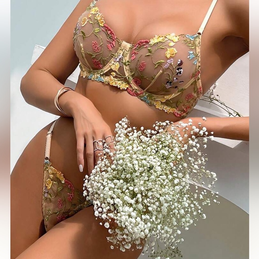 Floral Embroidered Intimates Set - Picture 3 of 3